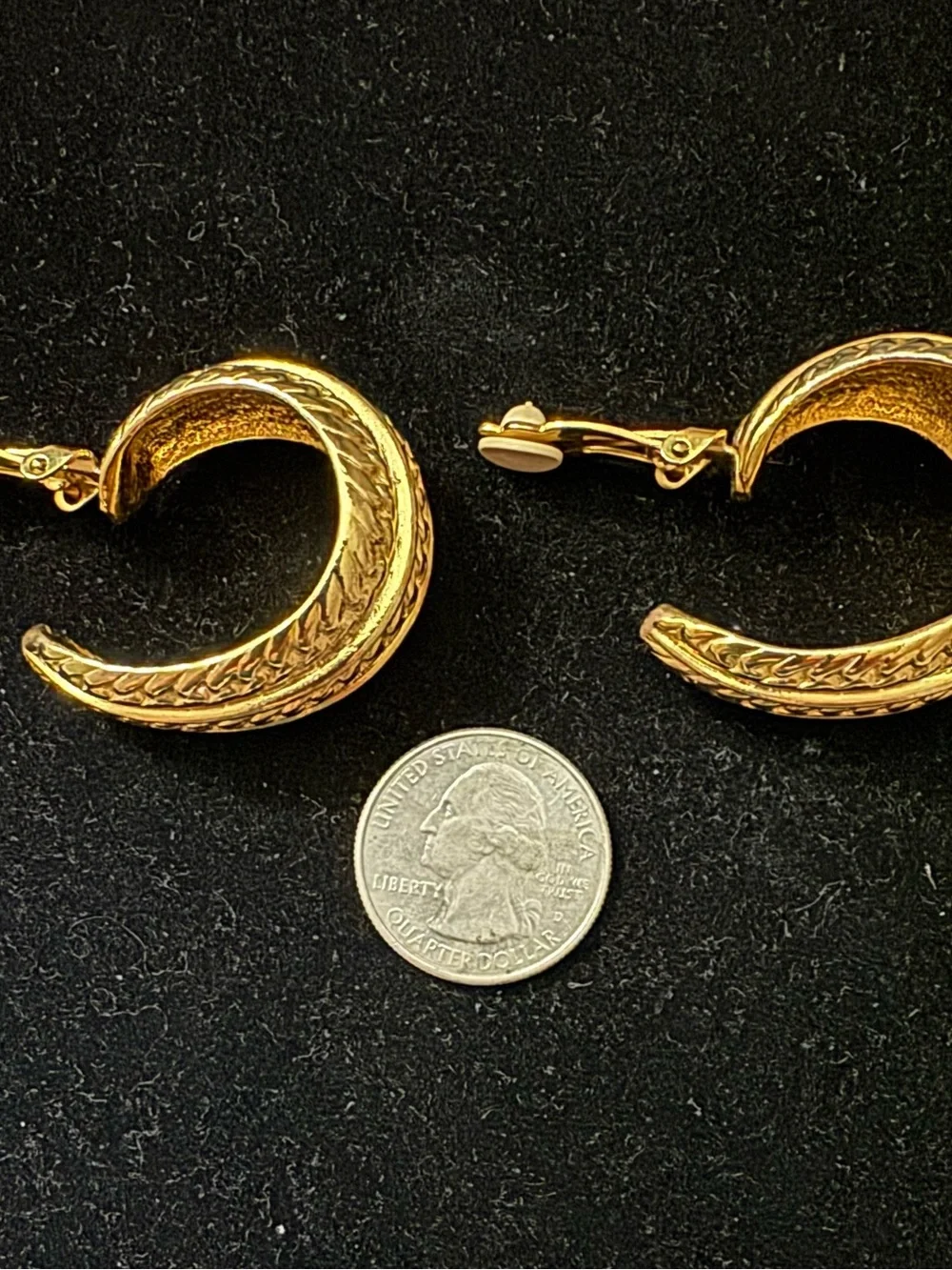 Unbranded elegant gold
